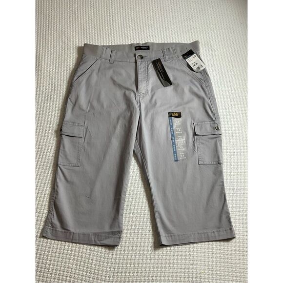 LEE Women’s Size 14 MEDIUM Flex-To-Go Cargo Capris  - Color: COSMIC GRAY - Picture 1 of 5